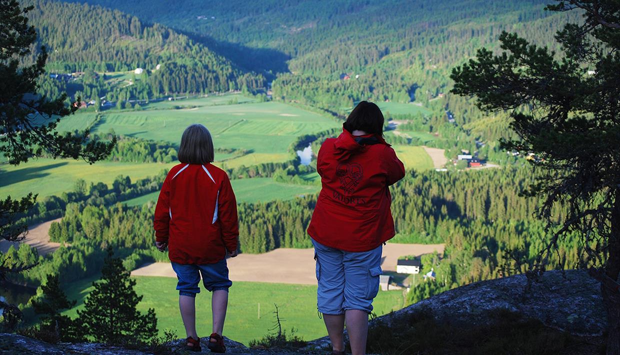 Kort Tur Madslangsrudberget 473 moh   bratt, kort tur til utsiktspunkt  Kort Tur